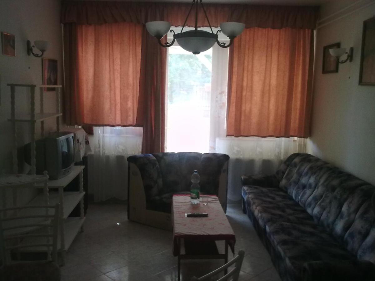 Hutter Vendeghaz Hotell Szántód Exteriör bild