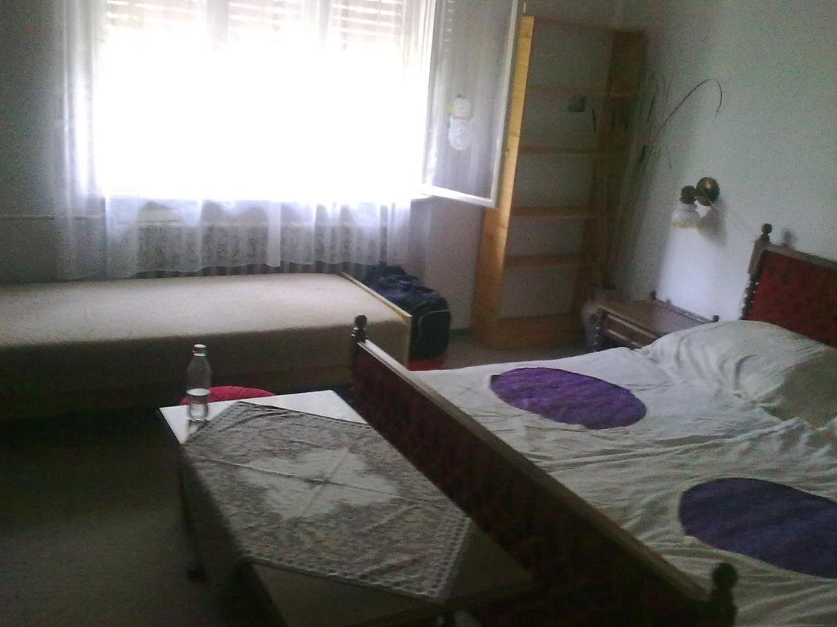 Hutter Vendeghaz Hotell Szántód Exteriör bild