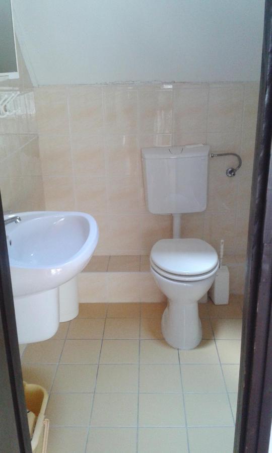 Hutter Vendeghaz Hotell Szántód Exteriör bild
